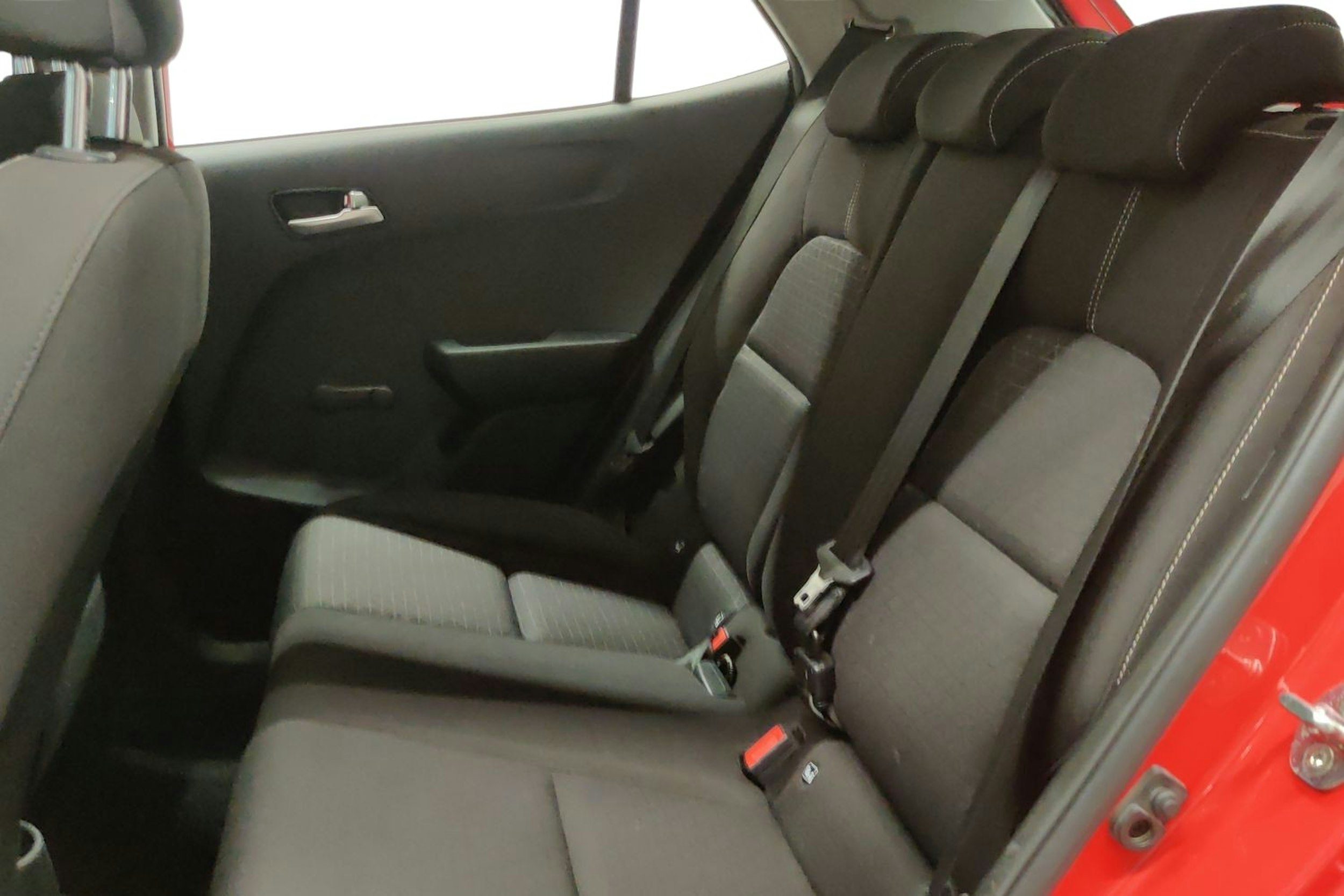 punainen Kia Picanto 2018 kuva 10.