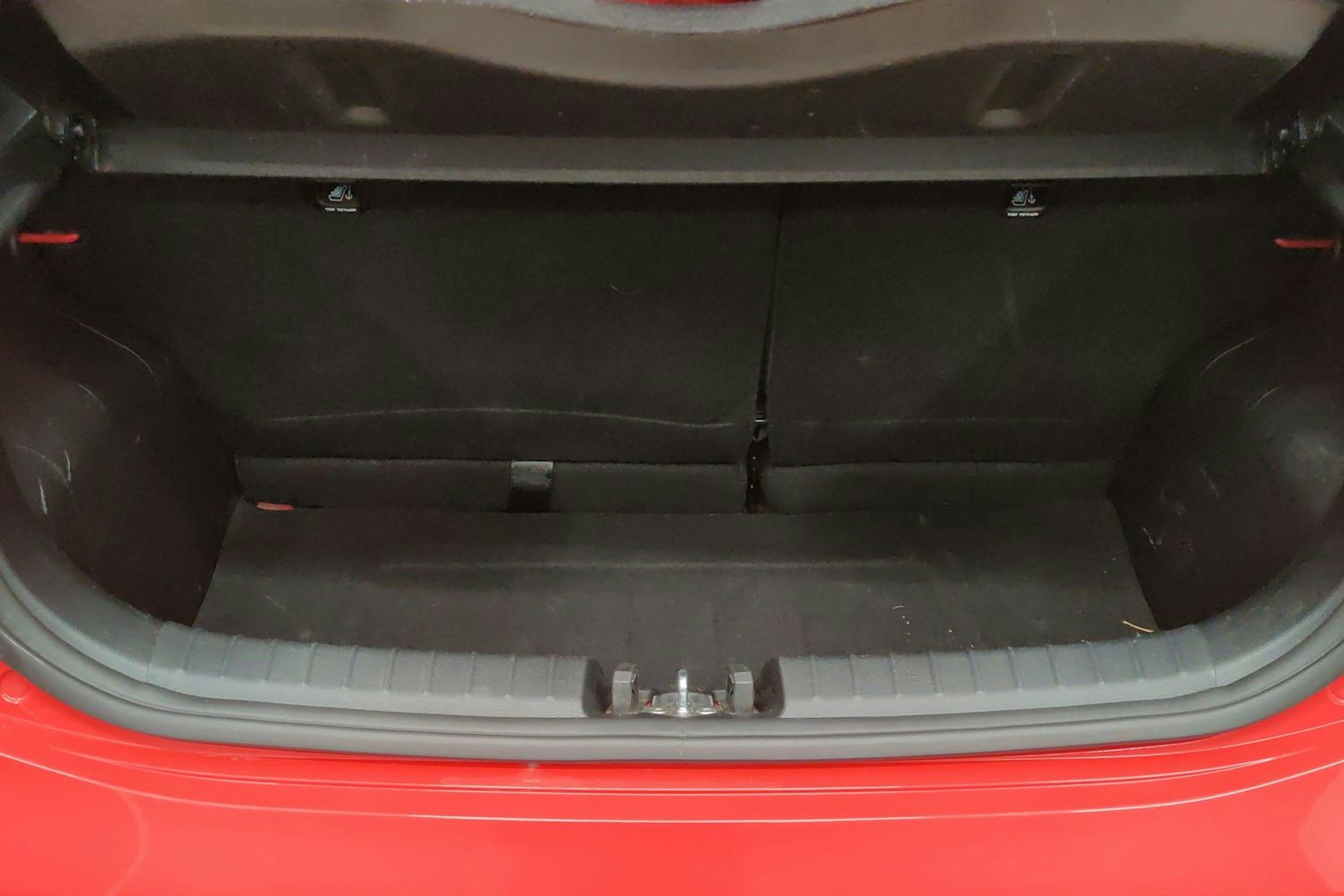 punainen Kia Picanto 2018 kuva 15.