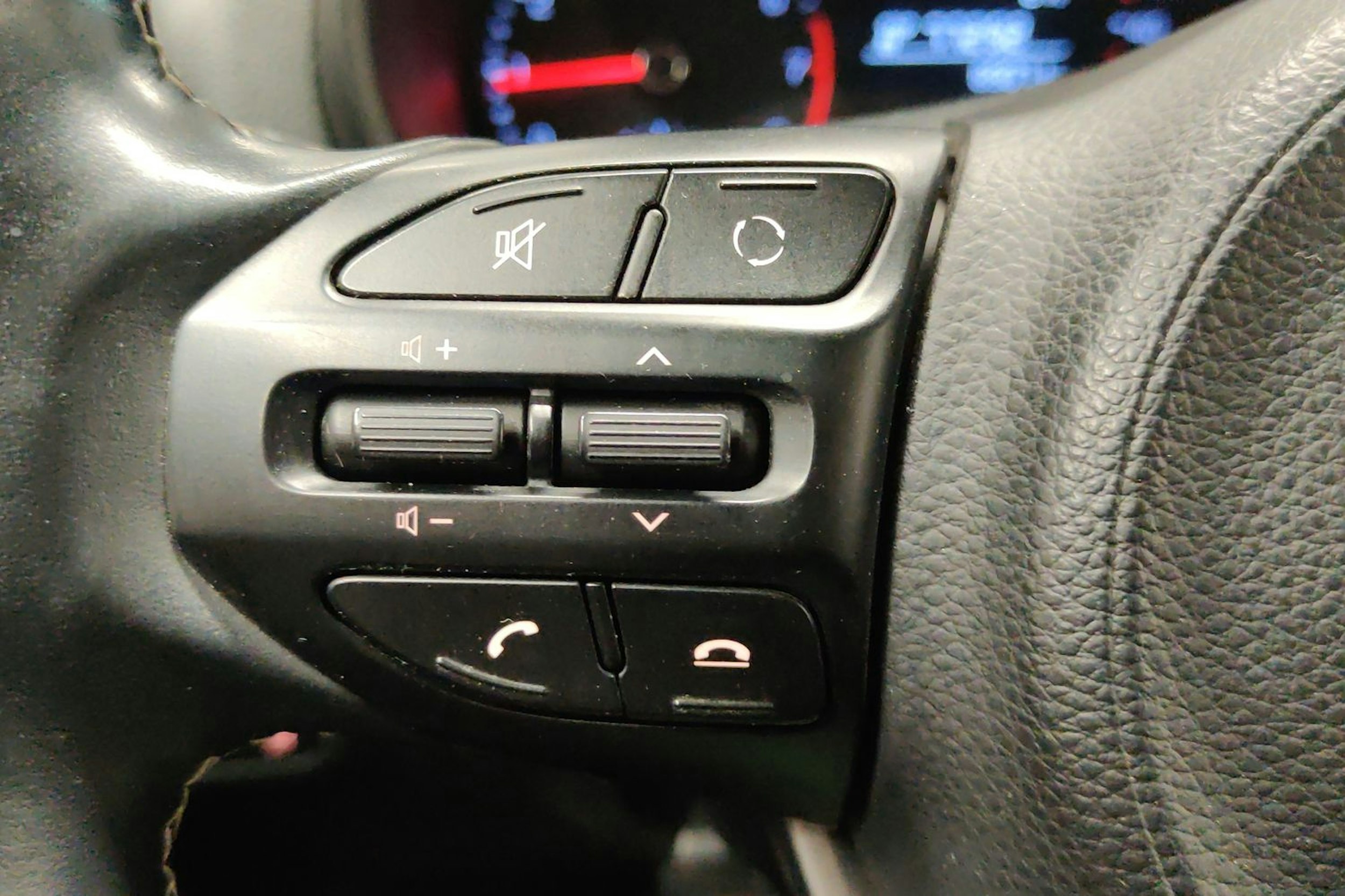 punainen Kia Picanto 2018 kuva 20.