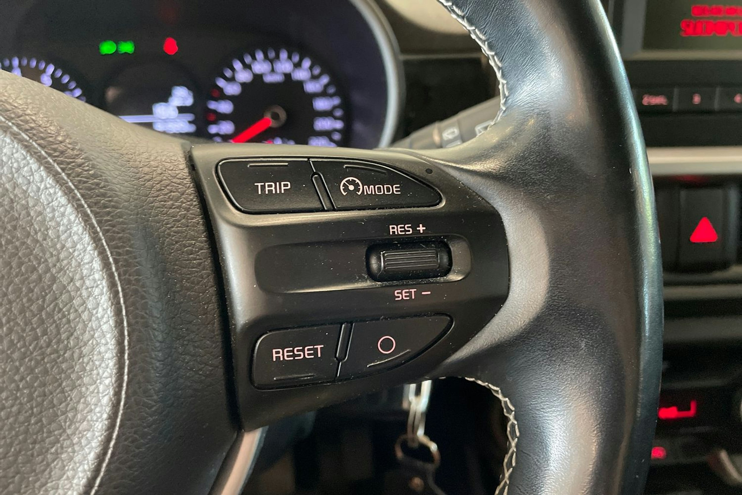 valkoinen Kia Picanto 2018 kuva 16.