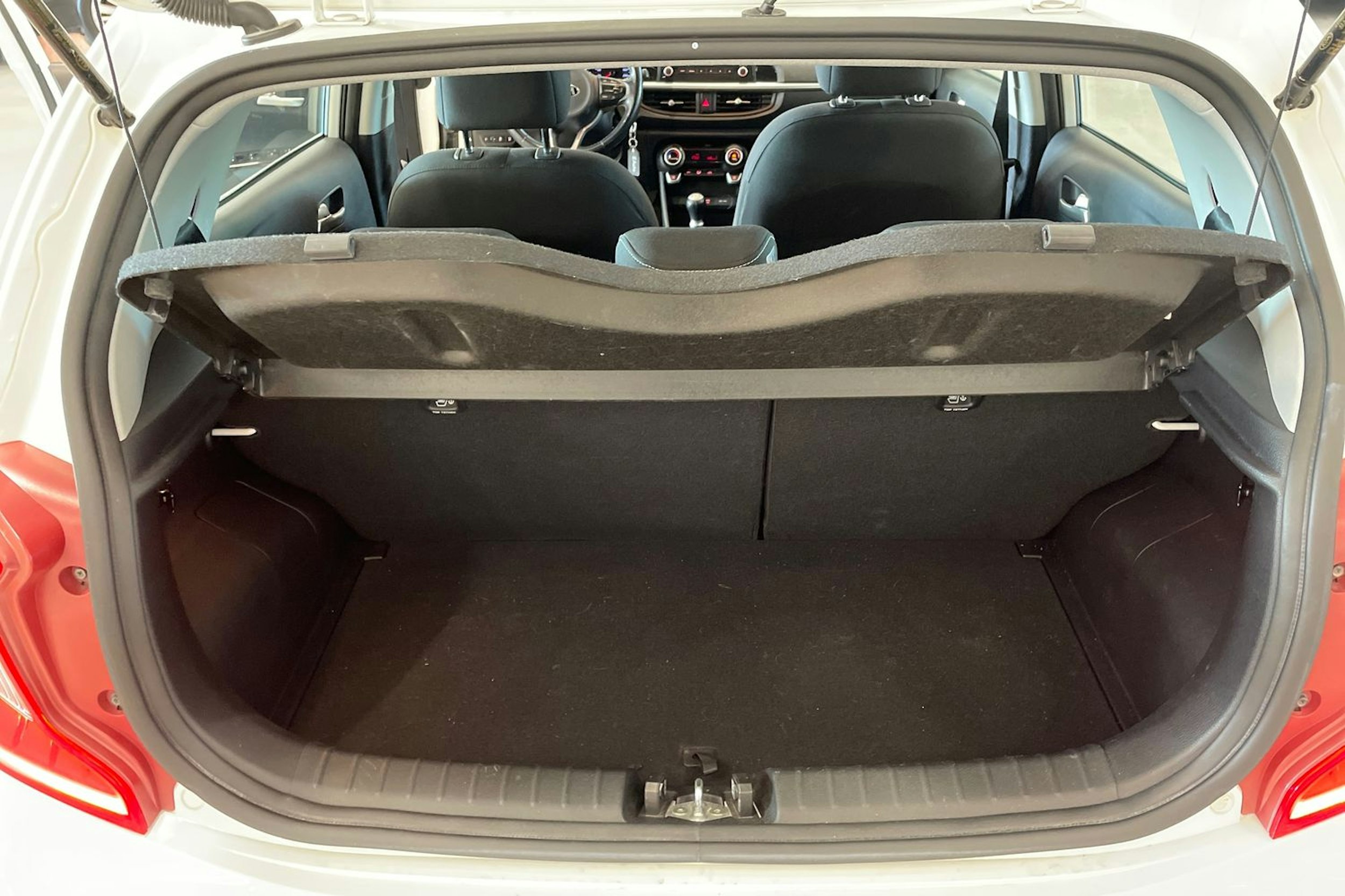 valkoinen Kia Picanto 2018 kuva 24.