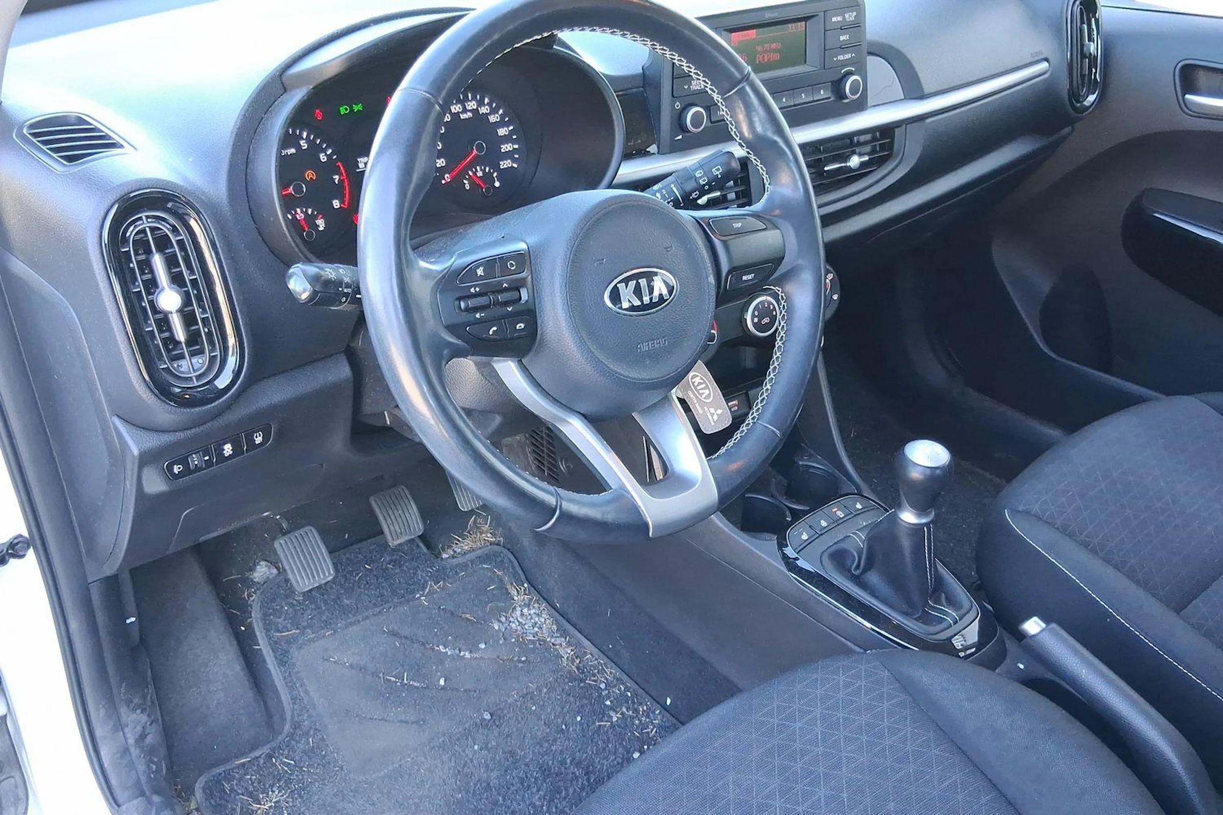 valkoinen Kia Picanto 2019 kuva 3.