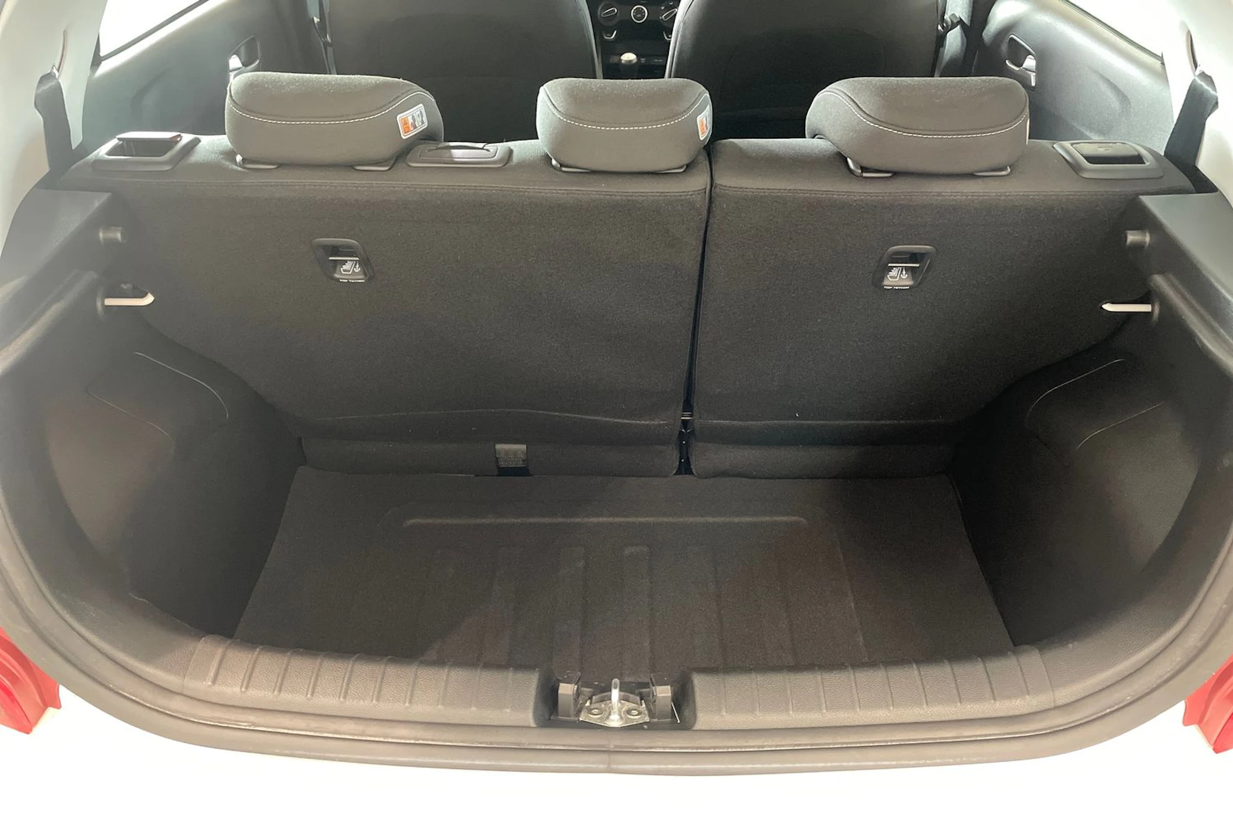 valkoinen Kia Picanto 2019 kuva 26.