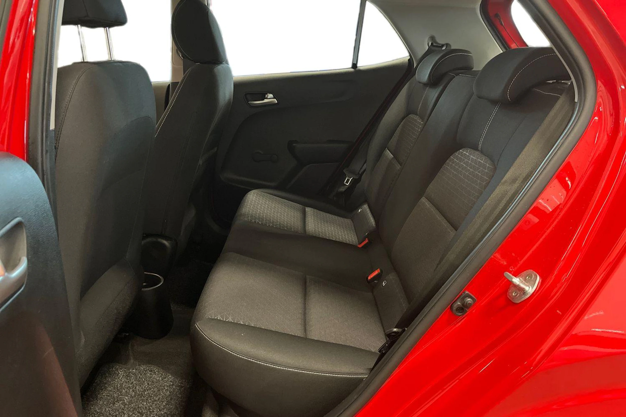 punainen Kia Picanto 2022 kuva 10.