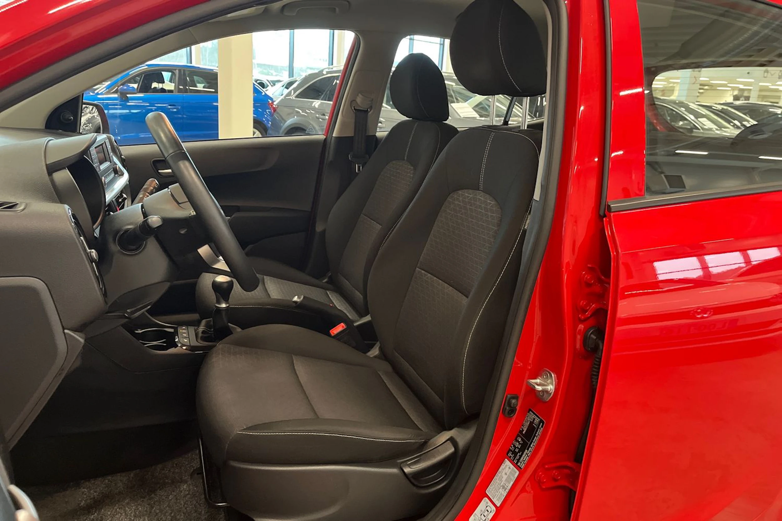 punainen Kia Picanto 2022 kuva 14.