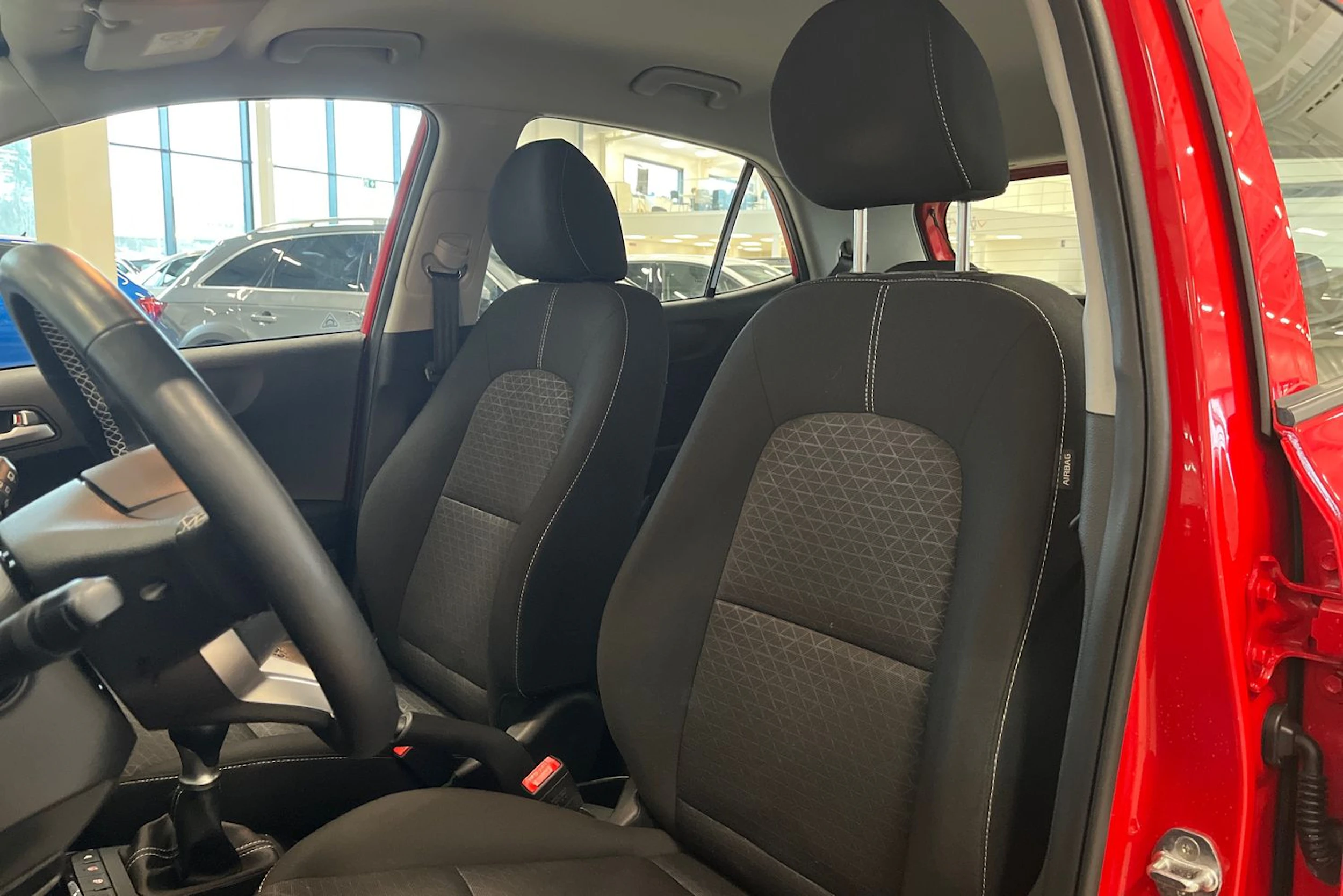 punainen Kia Picanto 2022 kuva 18.