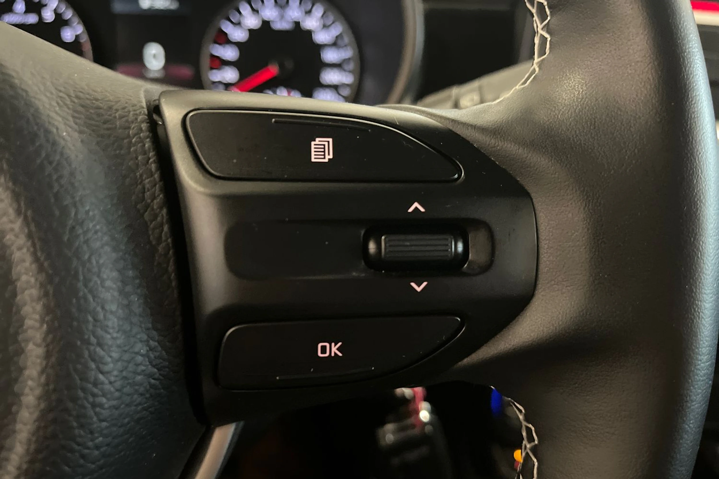 punainen Kia Picanto 2022 kuva 26.