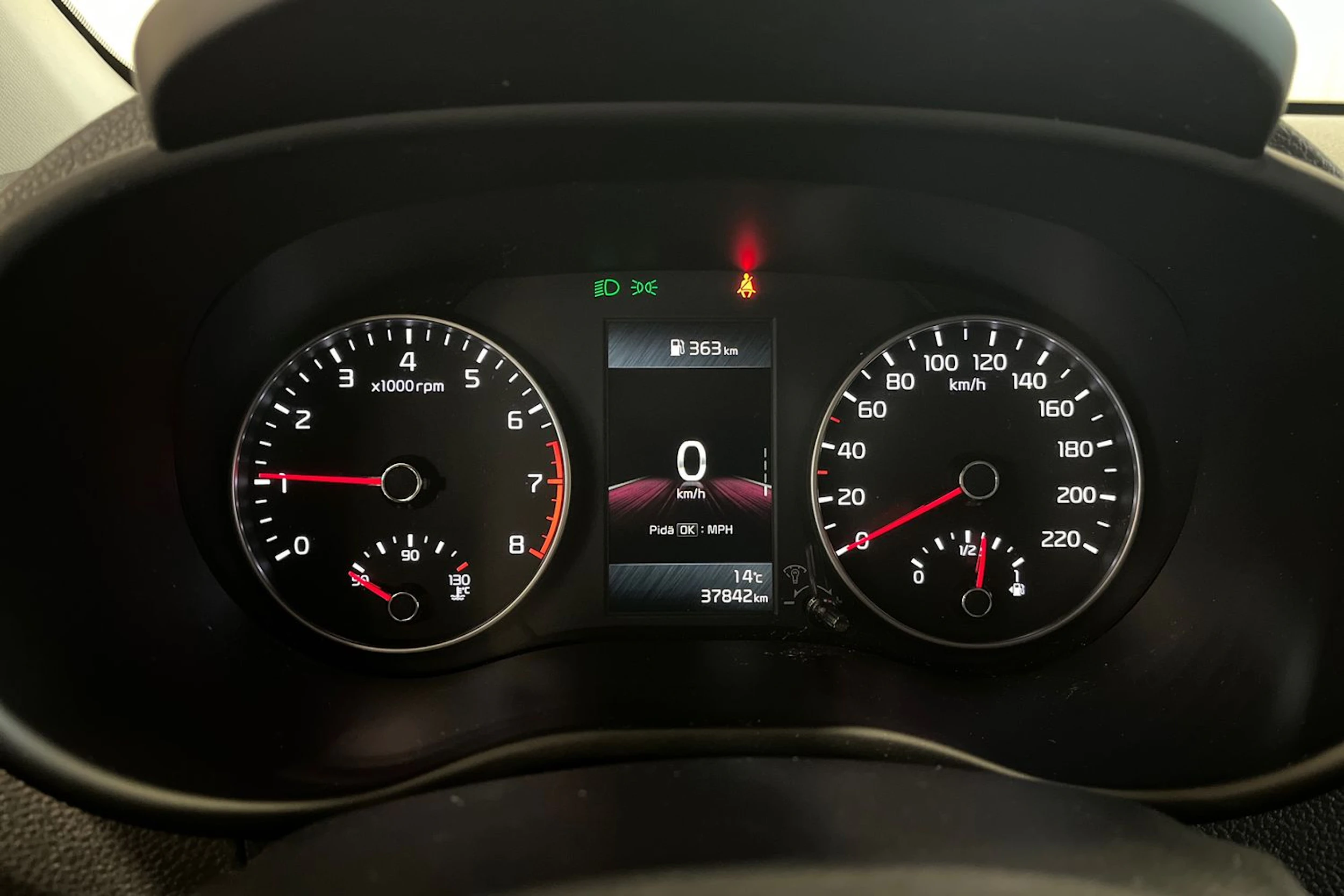 punainen Kia Picanto 2022 kuva 27.