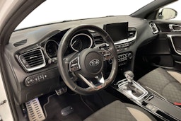 valkoinen Kia ProCeed 2019 kuva 7.