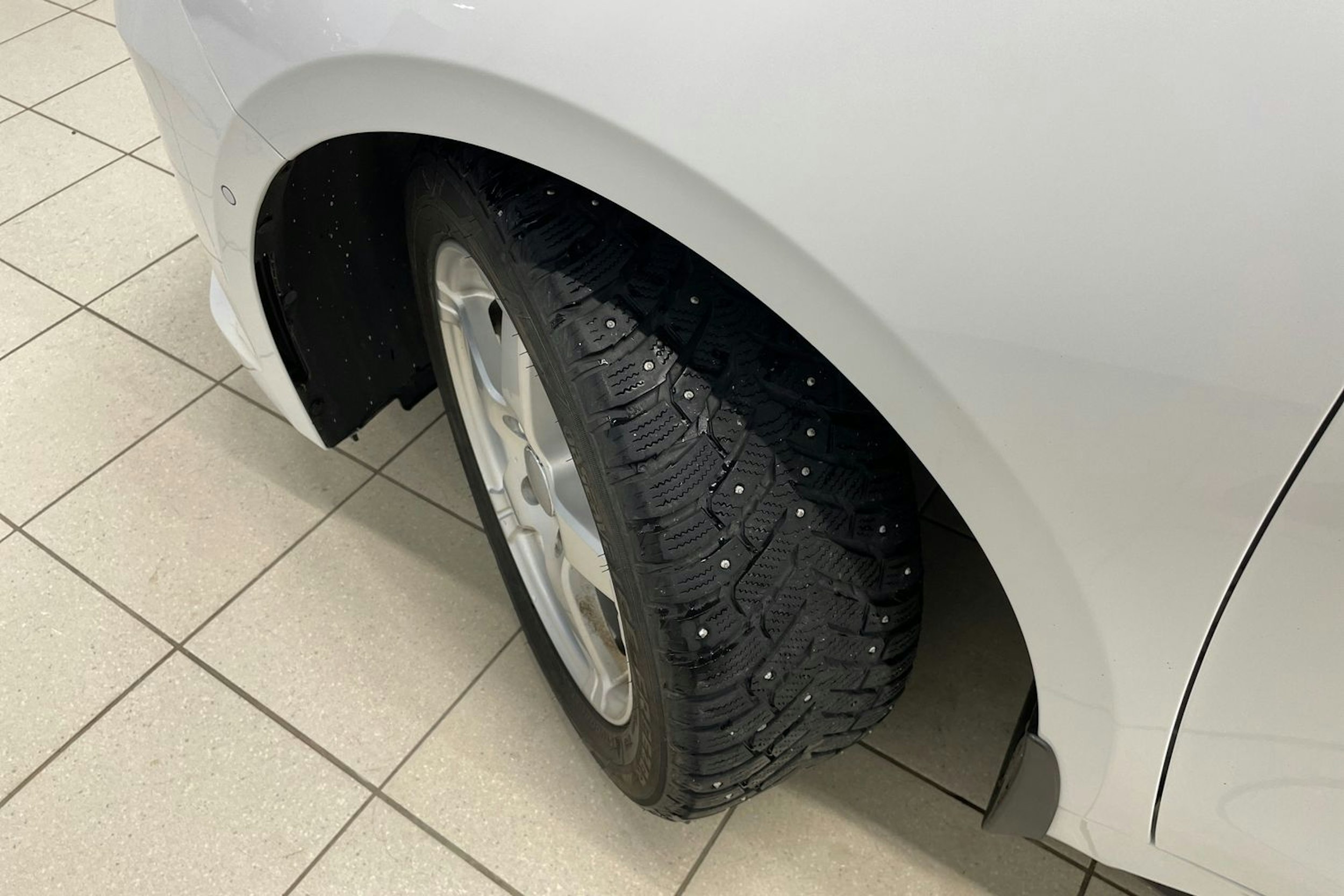 valkoinen Kia ProCeed 2019 kuva 13.