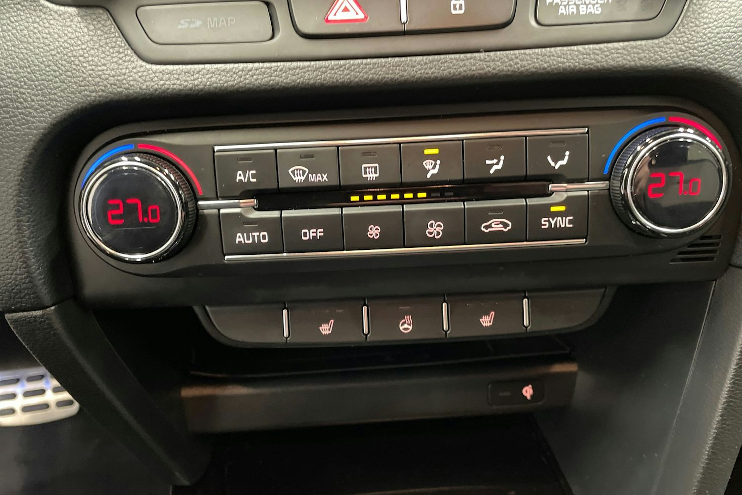 valkoinen Kia ProCeed 2019 kuva 18.