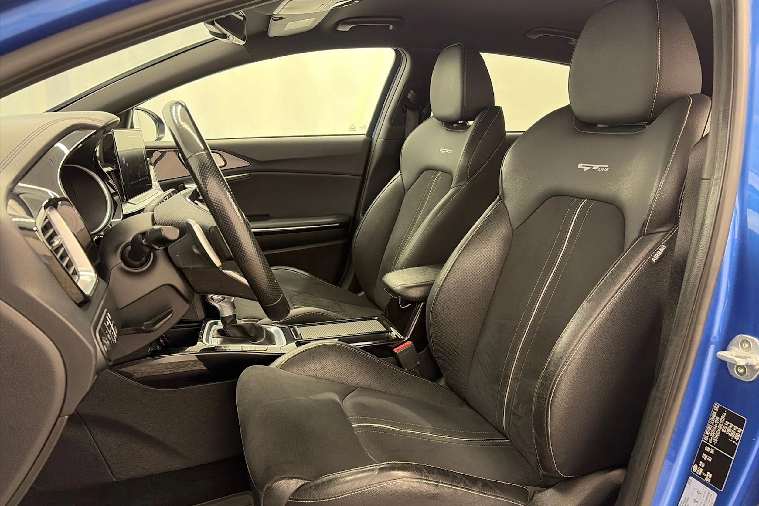 sininen Kia ProCeed 2019 kuva 13.