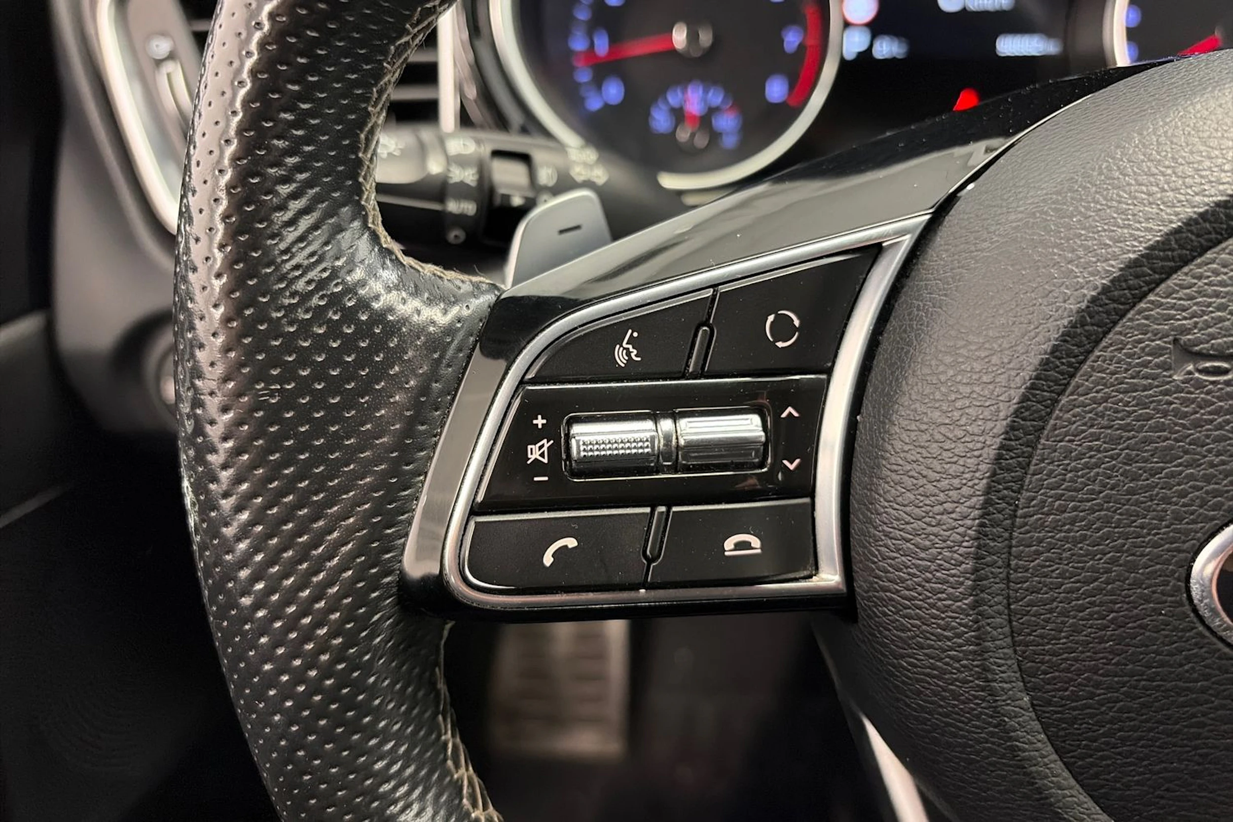 sininen Kia ProCeed 2019 kuva 18.