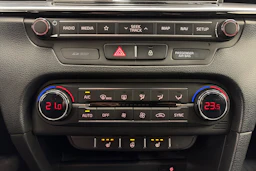 sininen Kia ProCeed 2019 kuva 28.