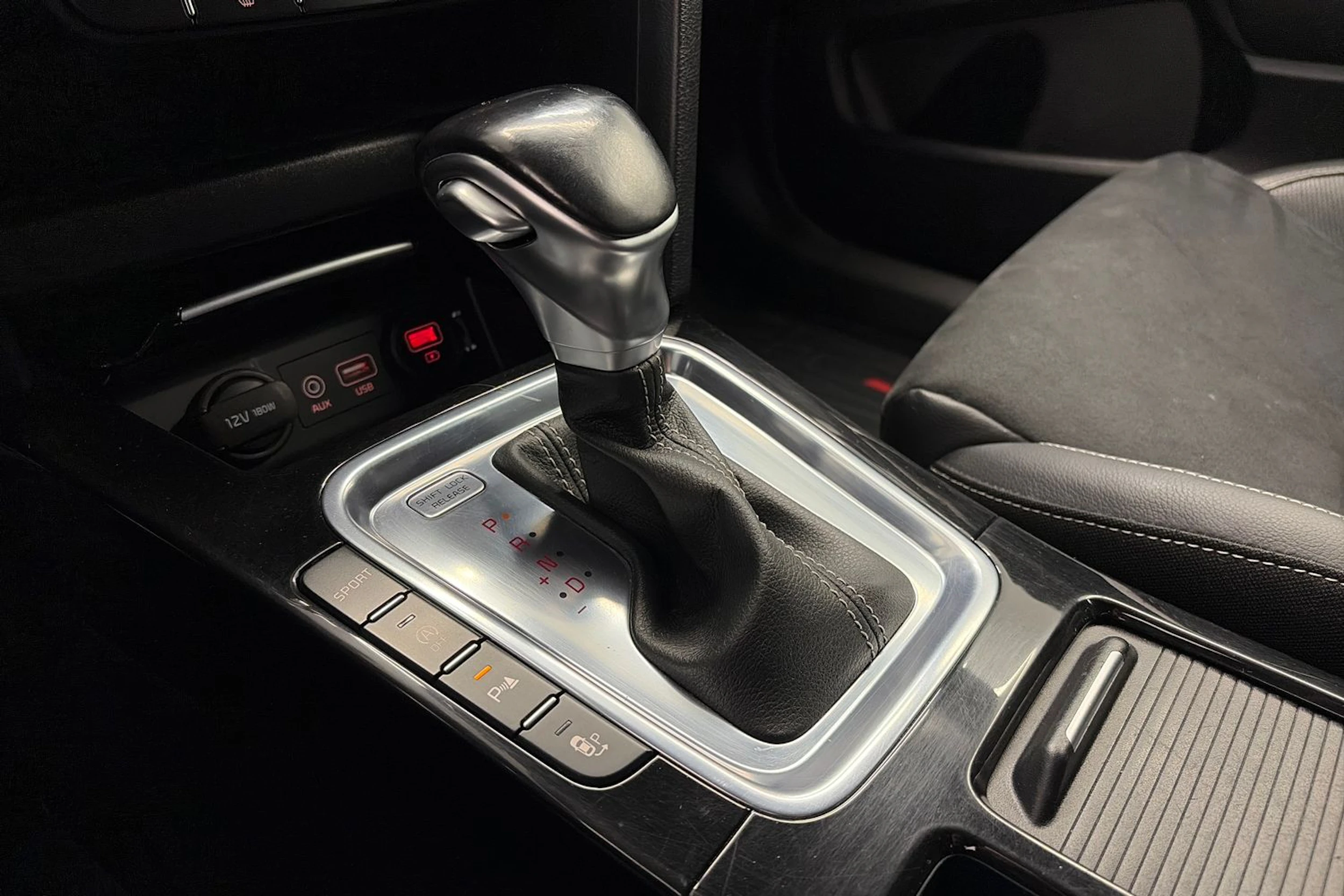 sininen Kia ProCeed 2019 kuva 29.