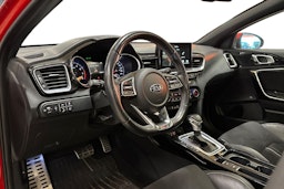 punainen Kia ProCeed 2019 kuva 3.
