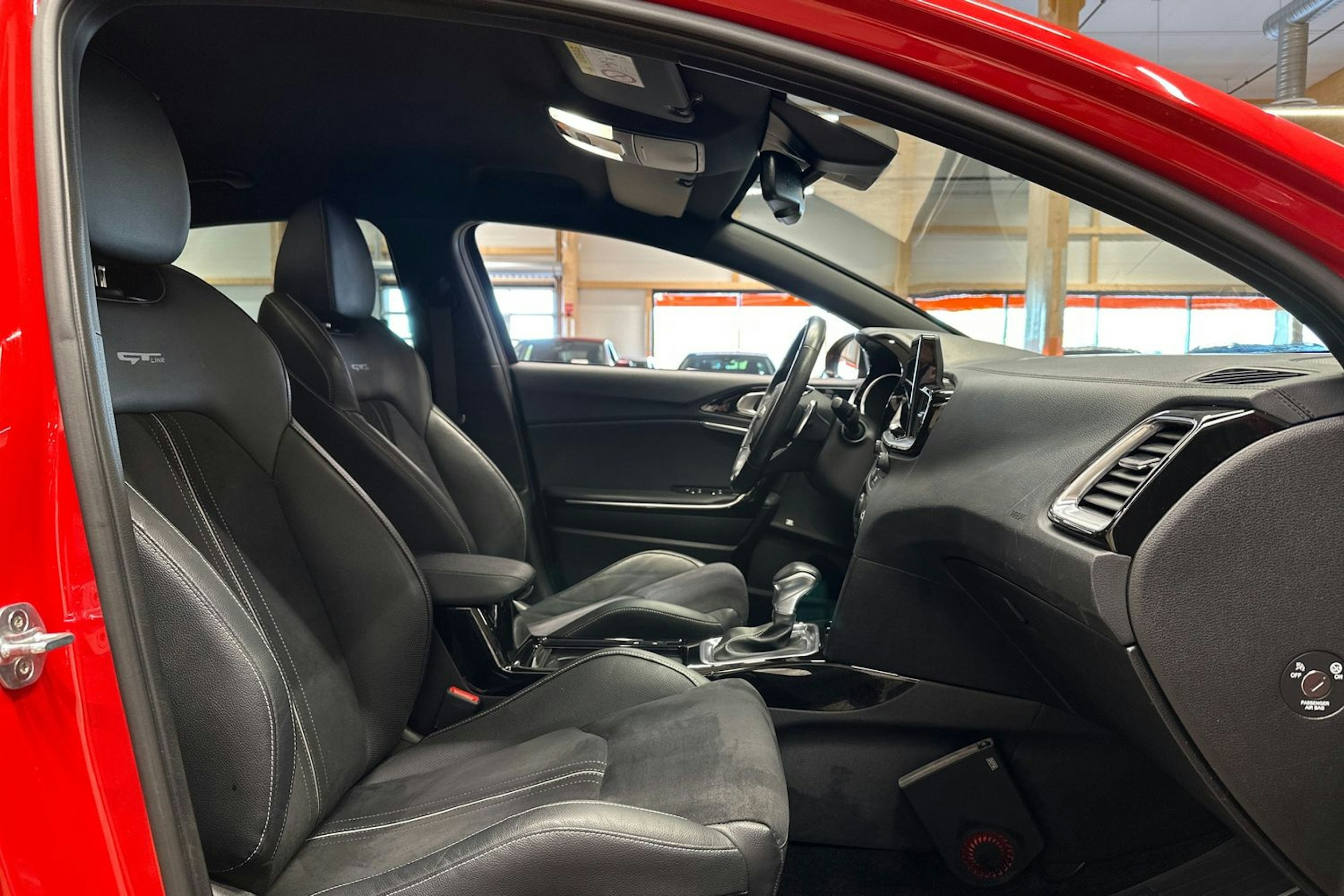 punainen Kia ProCeed 2019 kuva 15.