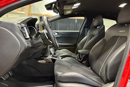 punainen Kia ProCeed 2019 kuva 18.