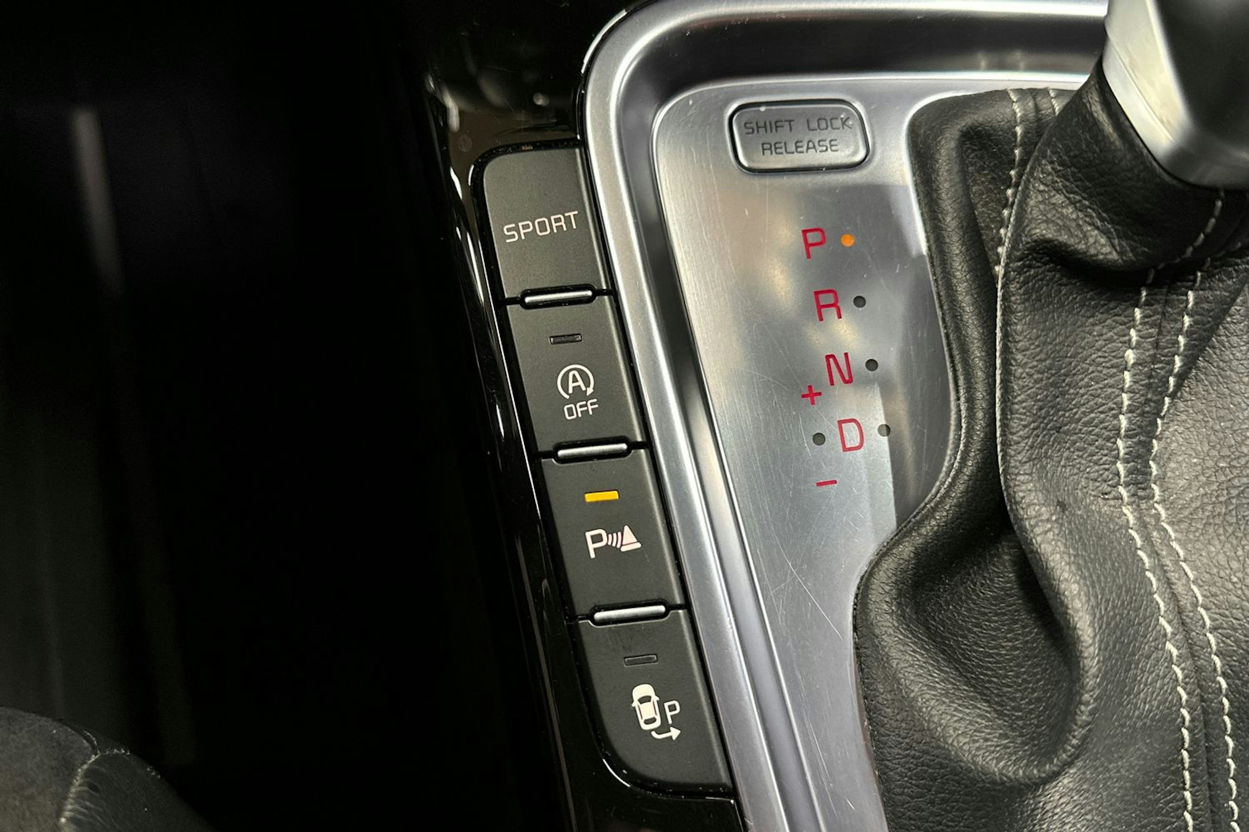 punainen Kia ProCeed 2019 kuva 27.