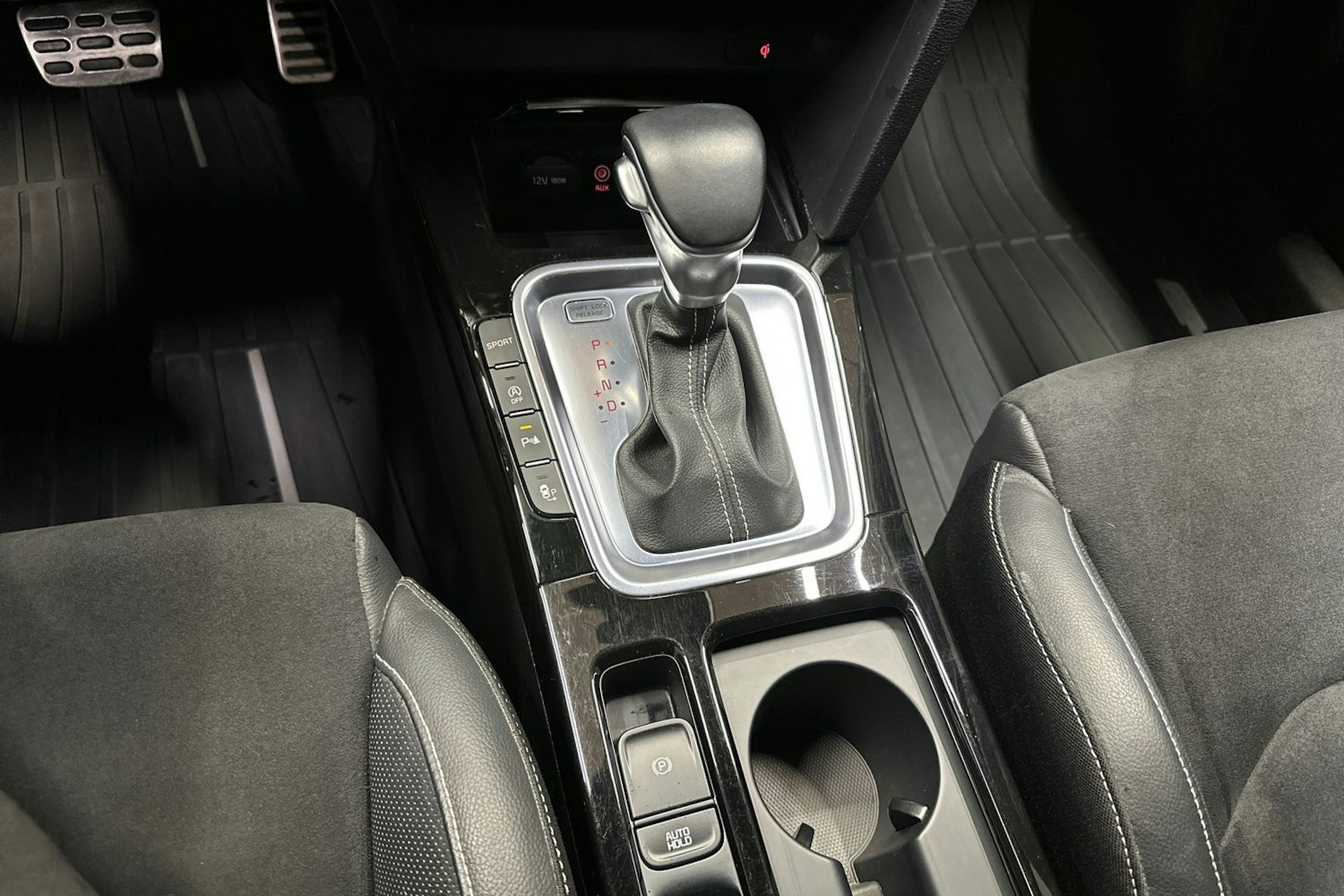 punainen Kia ProCeed 2019 kuva 28.