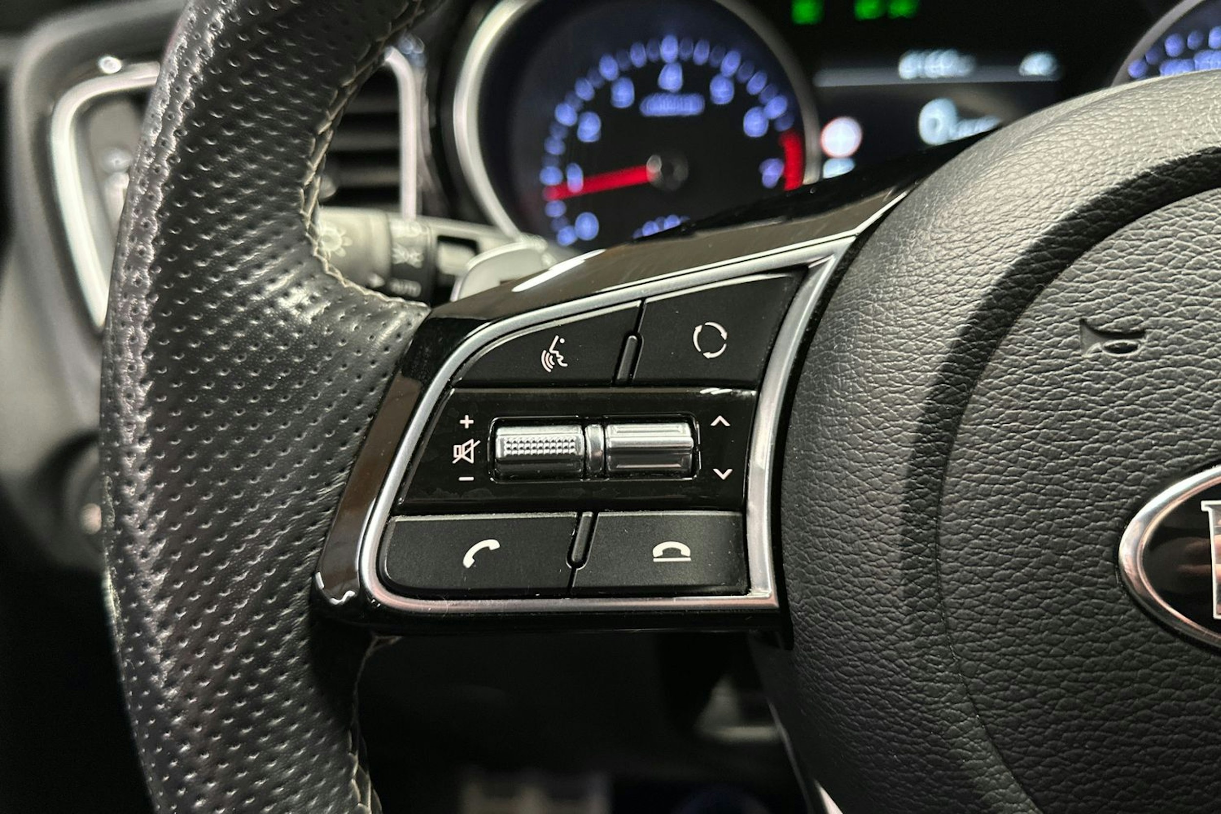 punainen Kia ProCeed 2019 kuva 30.