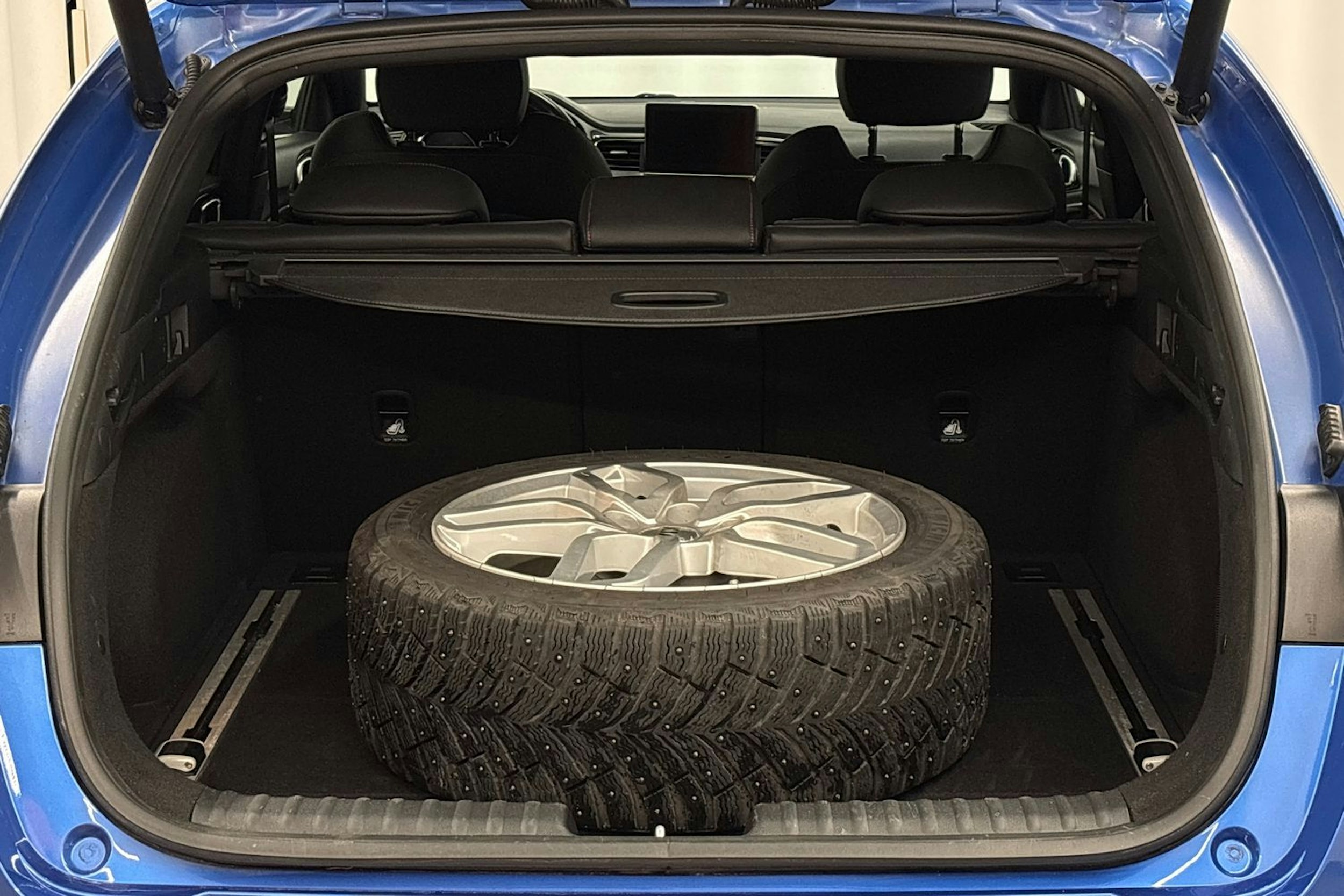 sininen Kia ProCeed 2019 kuva 26.