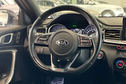 valkoinen Kia ProCeed 2019 kuva 14.