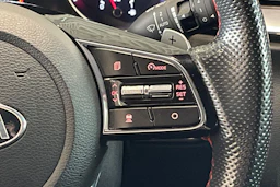 valkoinen Kia ProCeed 2019 kuva 17.