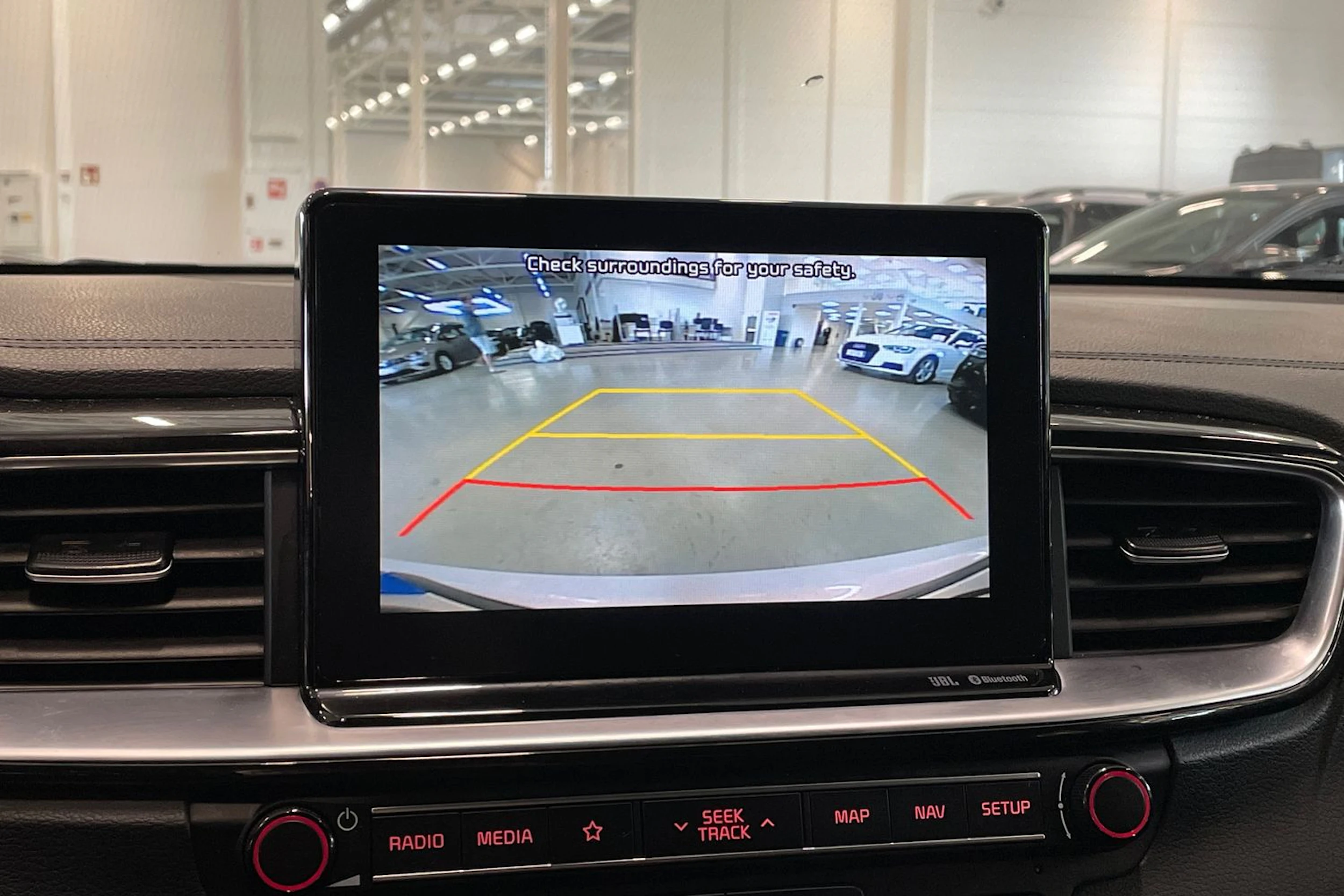 valkoinen Kia ProCeed 2019 kuva 23.
