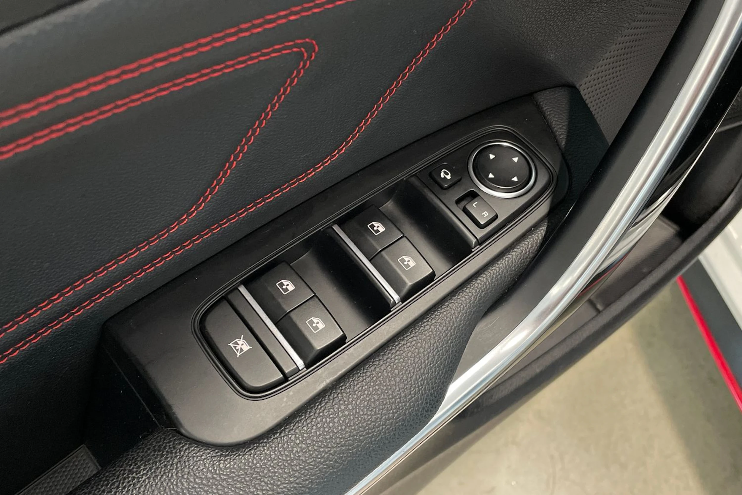 valkoinen Kia ProCeed 2019 kuva 32.
