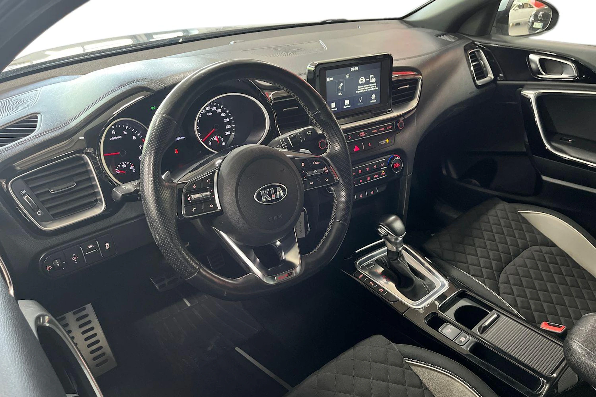 Hopea Kia ProCeed 2019 kuva 8.