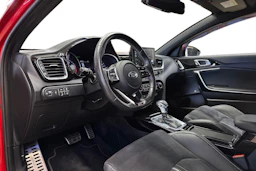 punainen Kia ProCeed 2020 kuva 6.