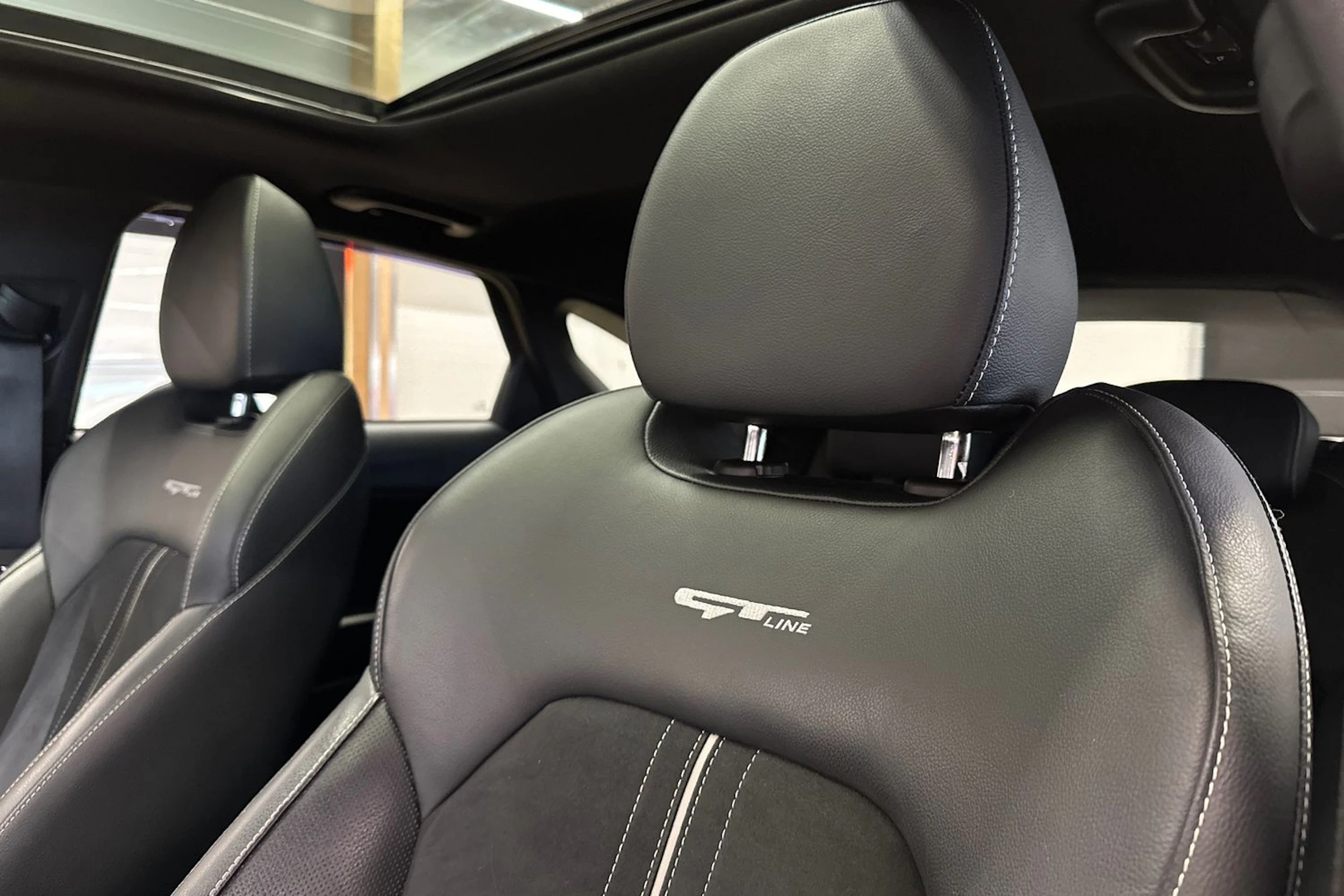punainen Kia ProCeed 2020 kuva 14.