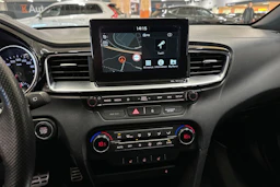 punainen Kia ProCeed 2020 kuva 20.