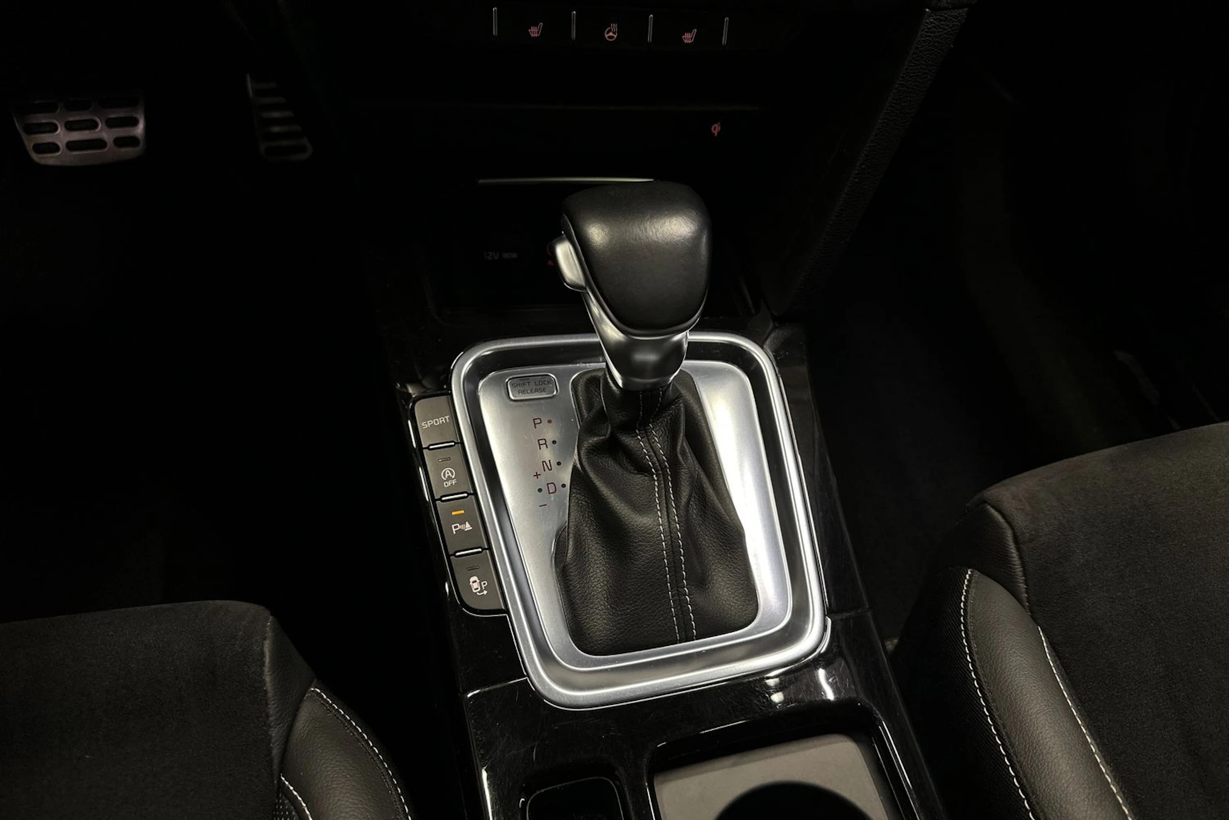 punainen Kia ProCeed 2020 kuva 22.