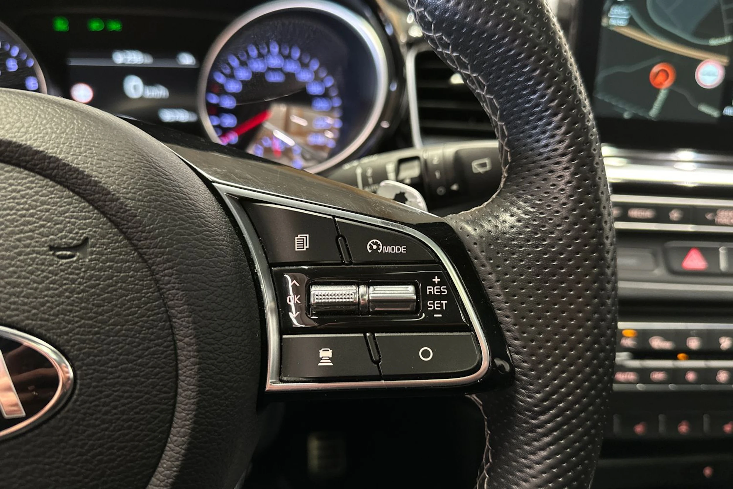 punainen Kia ProCeed 2020 kuva 25.