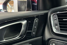 punainen Kia ProCeed 2020 kuva 27.
