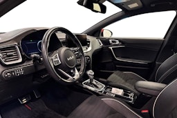 punainen Kia ProCeed 2022 kuva 7.