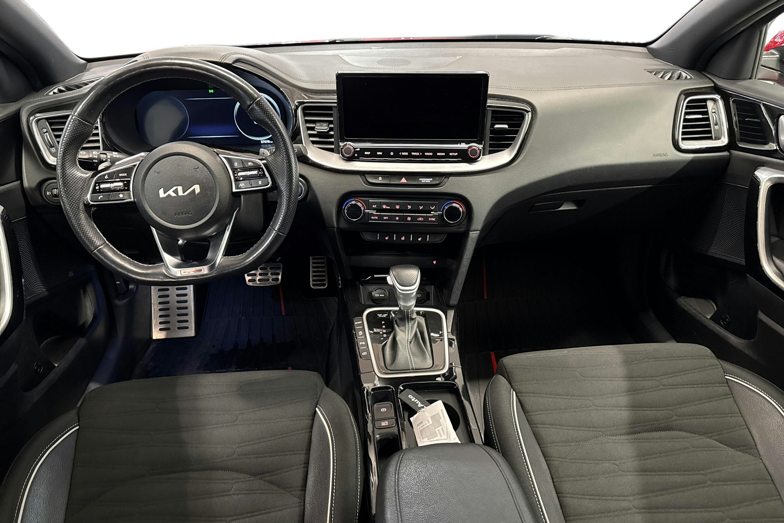 punainen Kia ProCeed 2022 kuva 9.