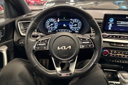 punainen Kia ProCeed 2022 kuva 15.