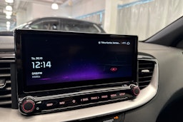 punainen Kia ProCeed 2022 kuva 21.