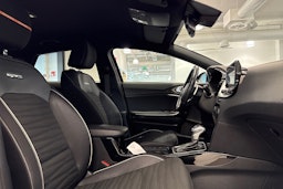 punainen Kia ProCeed 2022 kuva 23.