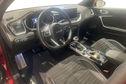 punainen Kia ProCeed 2024 kuva 7.