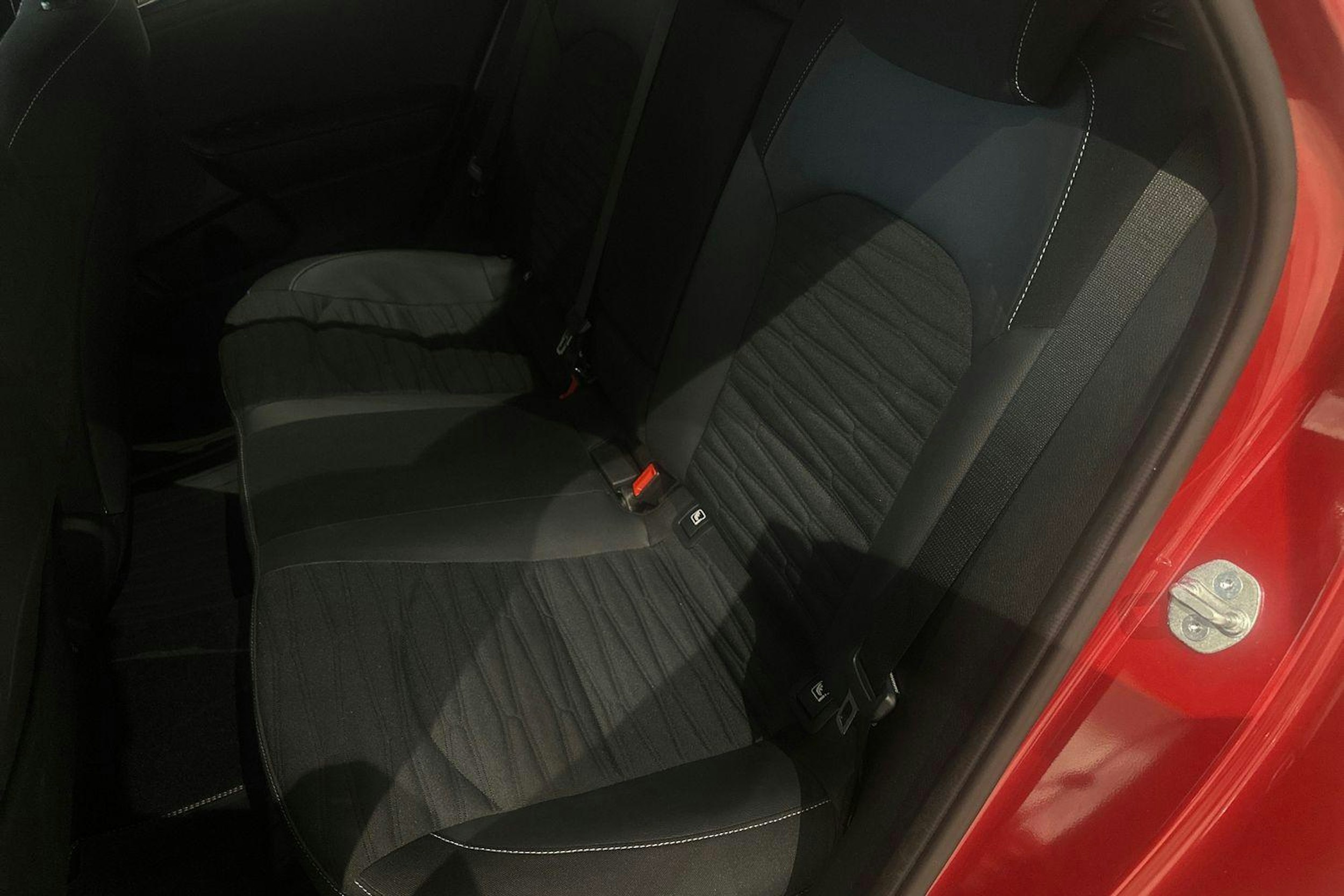 punainen Kia ProCeed 2024 kuva 10.