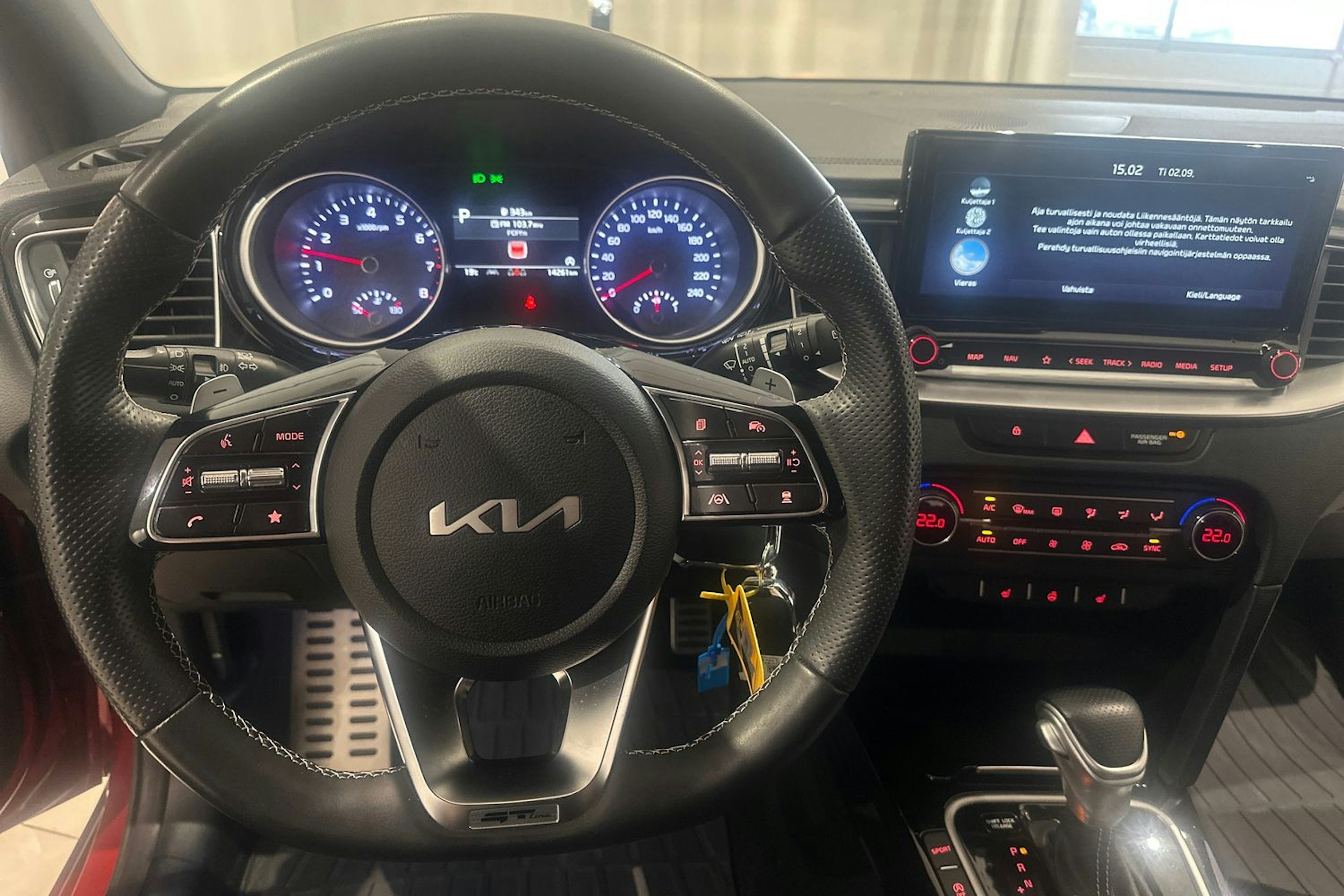 punainen Kia ProCeed 2024 kuva 15.