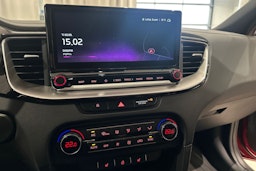 punainen Kia ProCeed 2024 kuva 16.