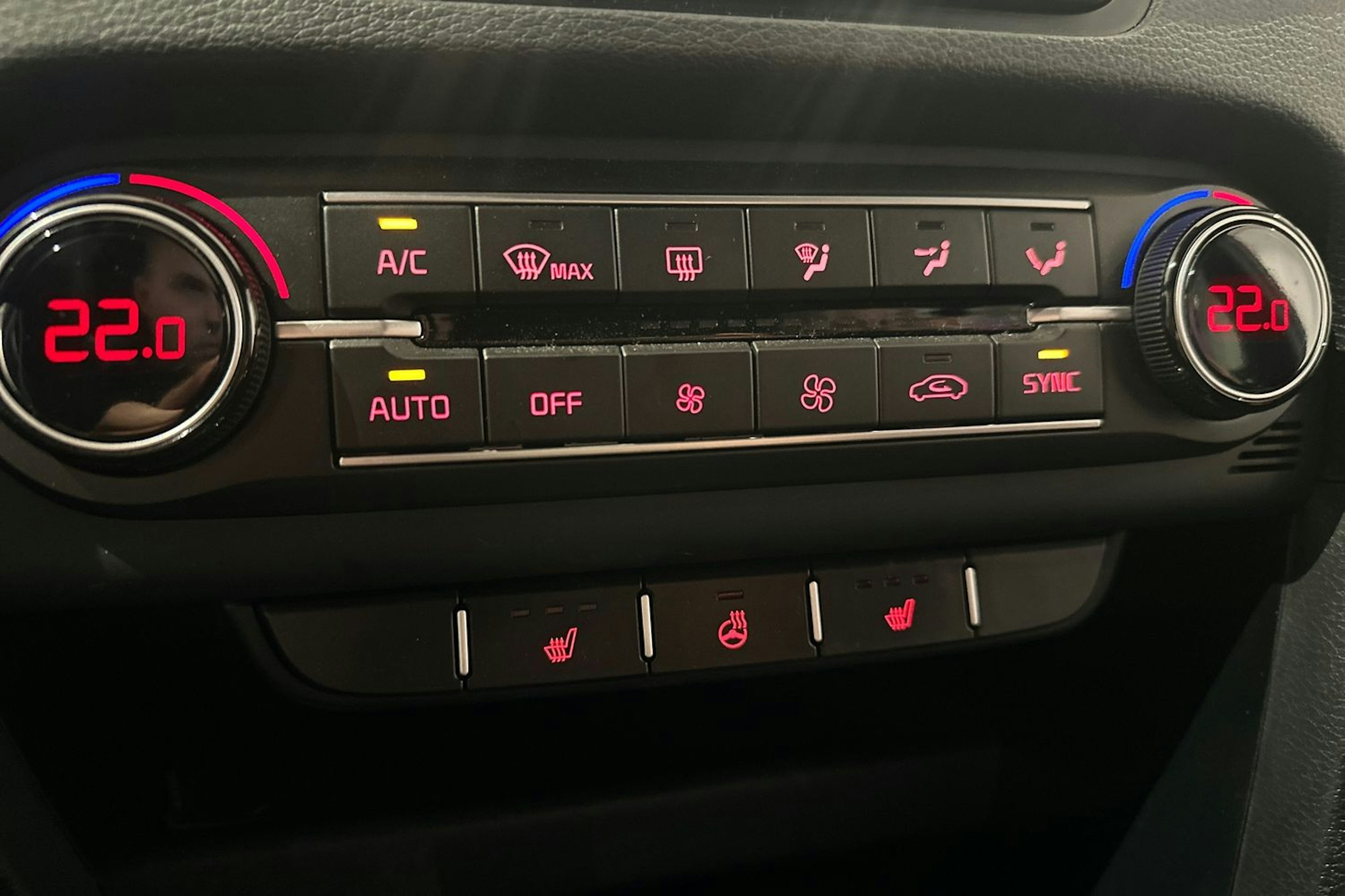 punainen Kia ProCeed 2024 kuva 18.