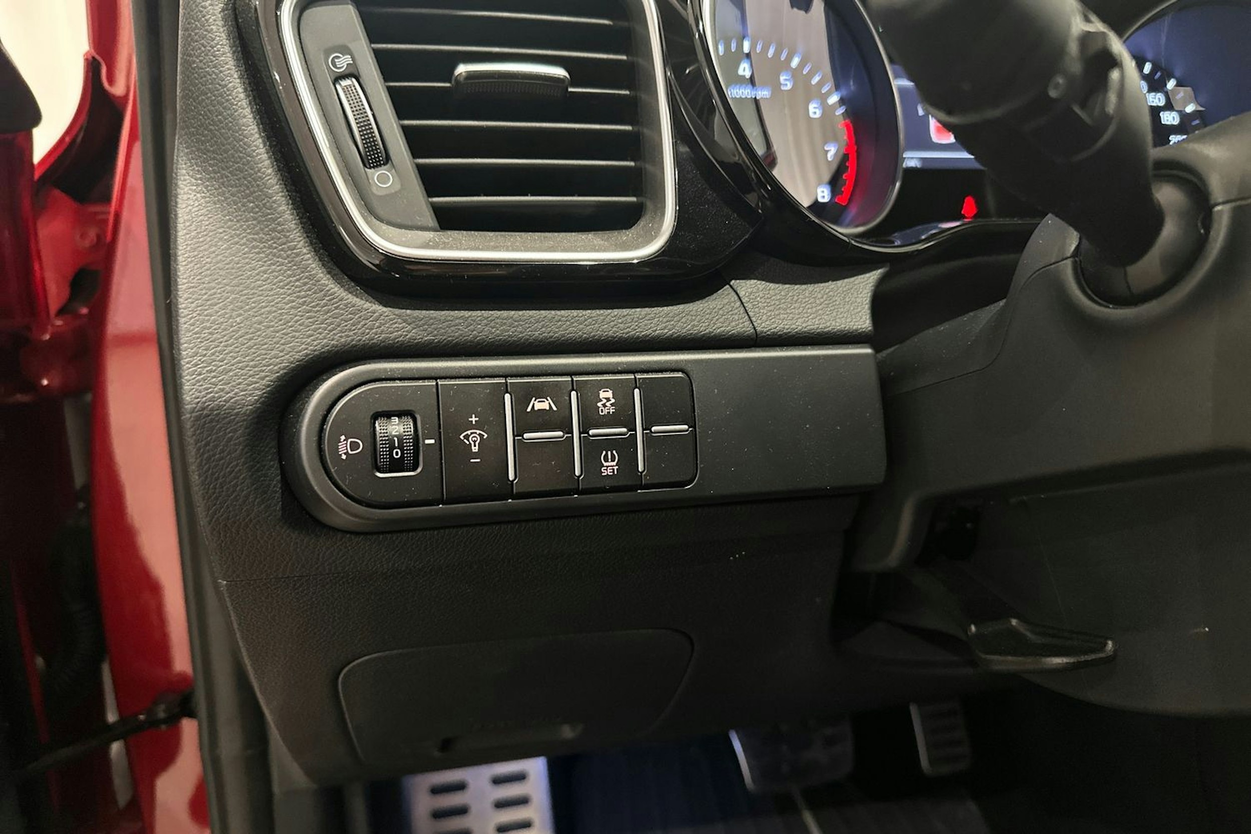 punainen Kia ProCeed 2024 kuva 19.