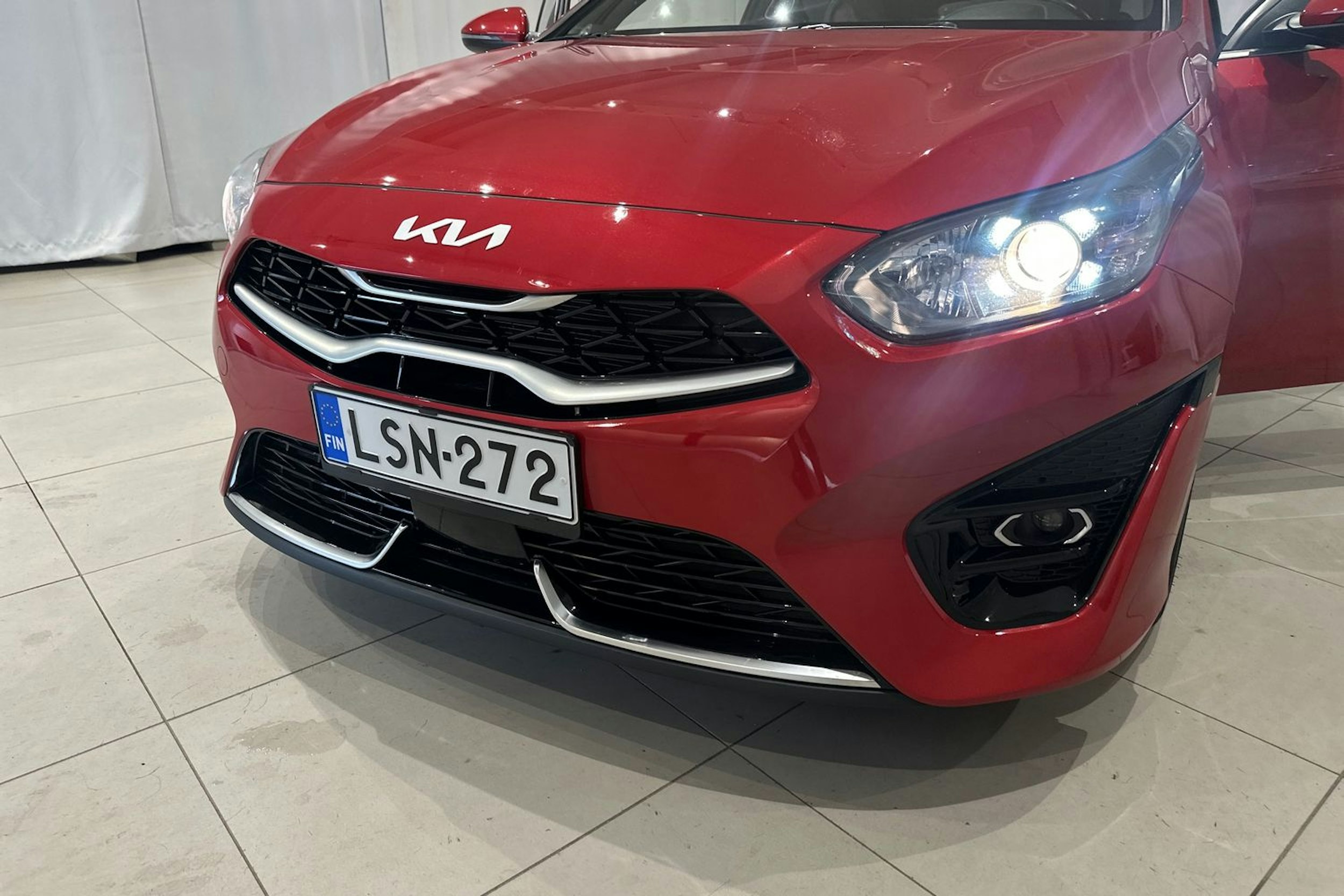 punainen Kia ProCeed 2024 kuva 22.