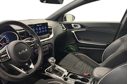musta Kia ProCeed 2024 kuva 6.